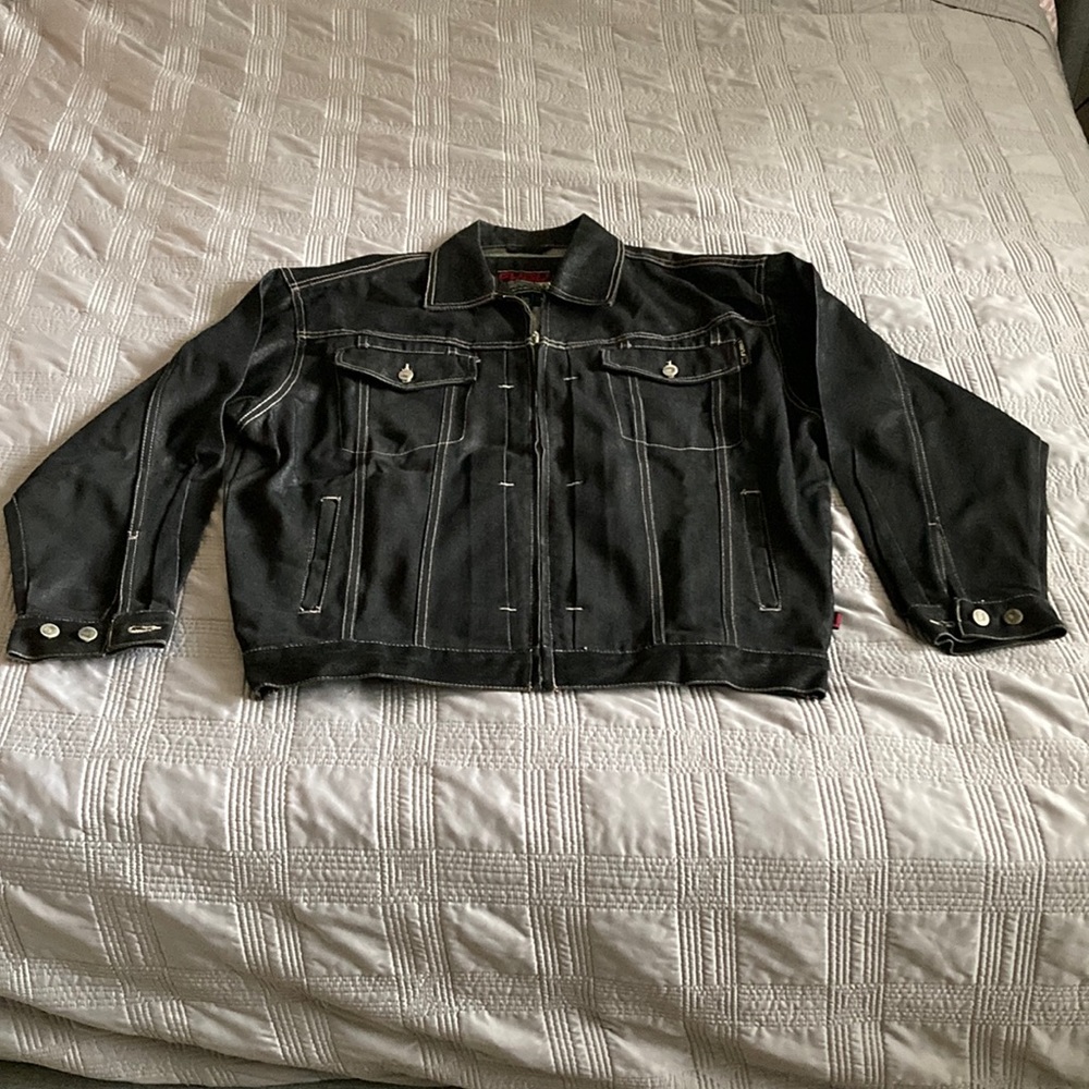 Men’s Fubu Jeans black denim zipper jacket size L in excellent condition